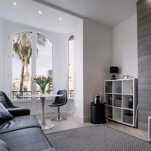 Apartment Carre D'or! Park View!, Nice